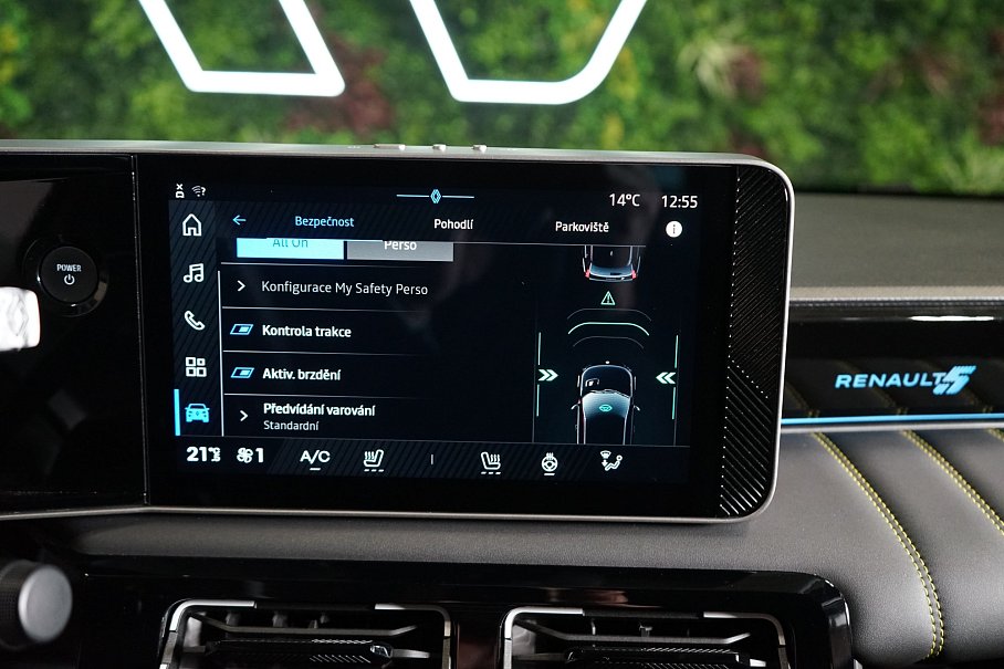 Renault R5 E-TECH iconic cinq comfort range