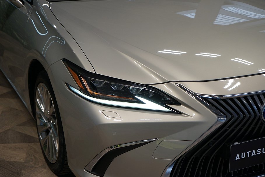 Lexus ES 300h Luxury