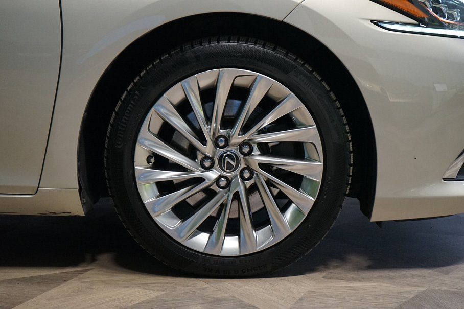 Lexus ES 300h Luxury