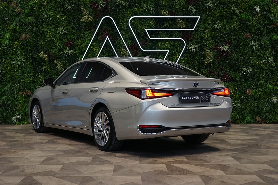 Lexus ES 300h Luxury