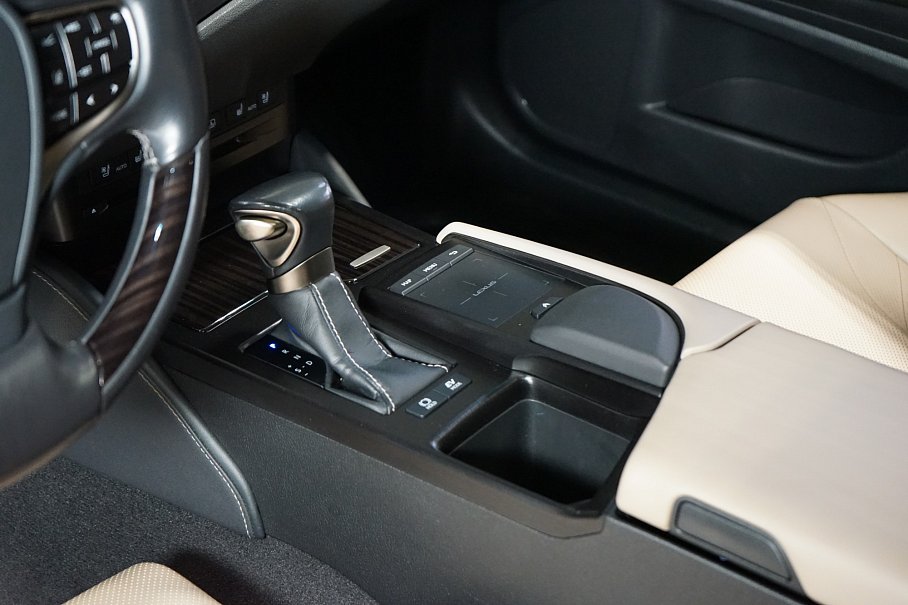 Lexus ES 300h Luxury