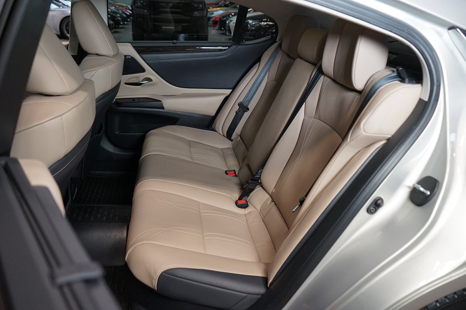 Lexus ES 300h Luxury