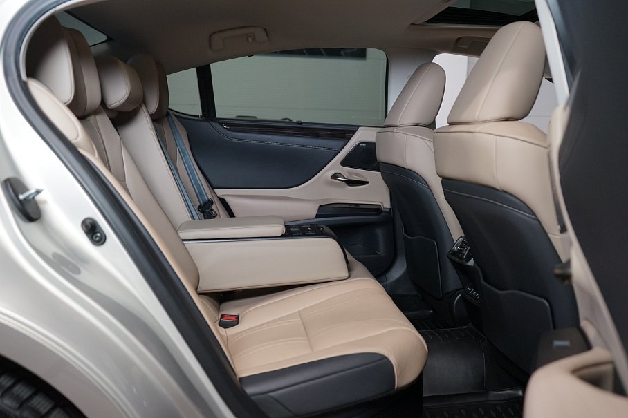 Lexus ES 300h Luxury