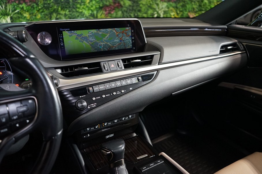 Lexus ES 300h Luxury