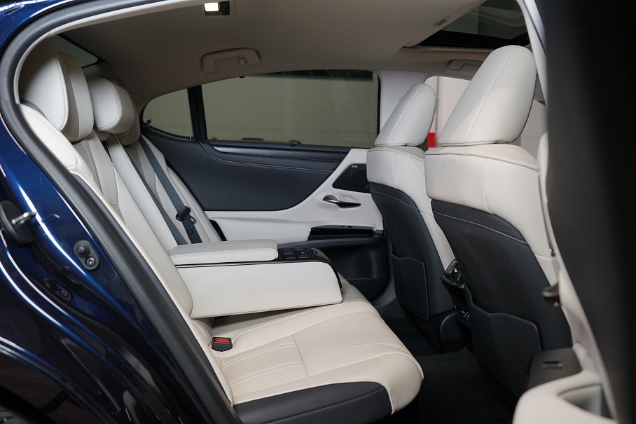 Lexus ES 300h Luxury