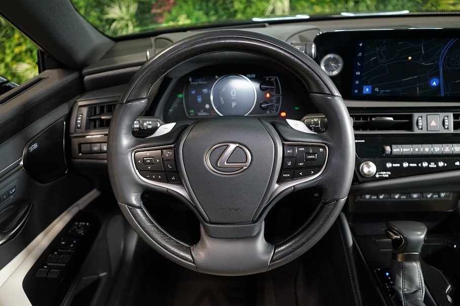 Lexus ES 300h Luxury