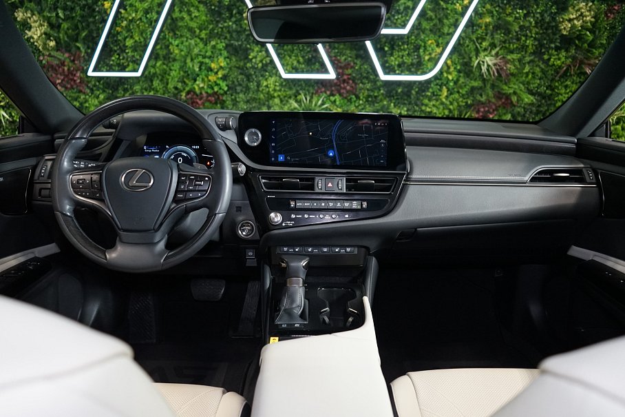 Lexus ES 300h Luxury