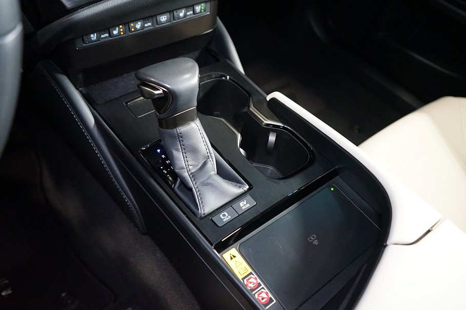 Lexus ES 300h Luxury