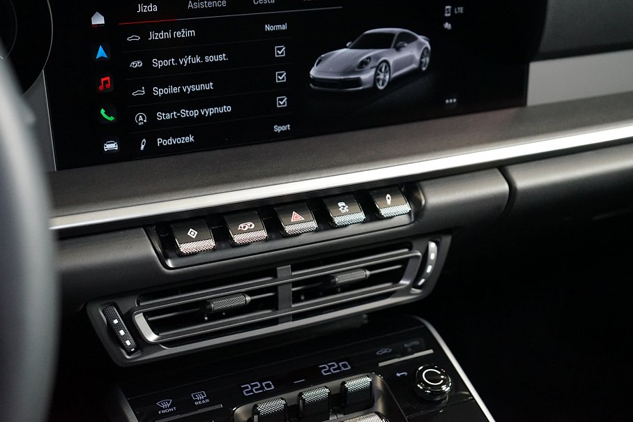 Porsche 911 992 Carrera 4