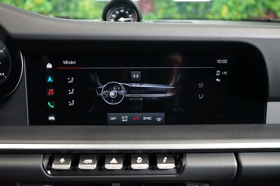 Porsche 911 992 Carrera 4