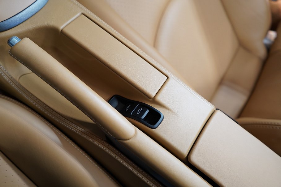 Porsche 911 997.2 Carrera 4 Cabriolet