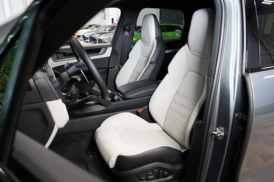 Porsche Cayenne S E-Hybrid Black Edition