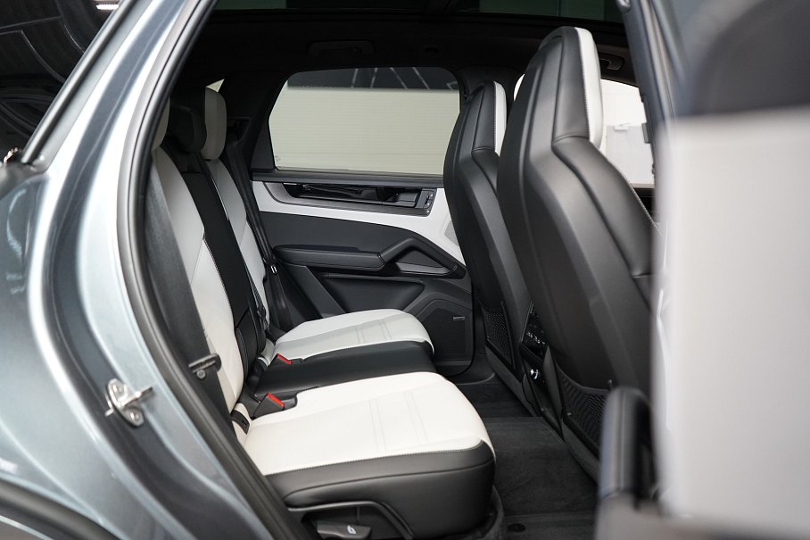 Porsche Cayenne S E-Hybrid Black Edition