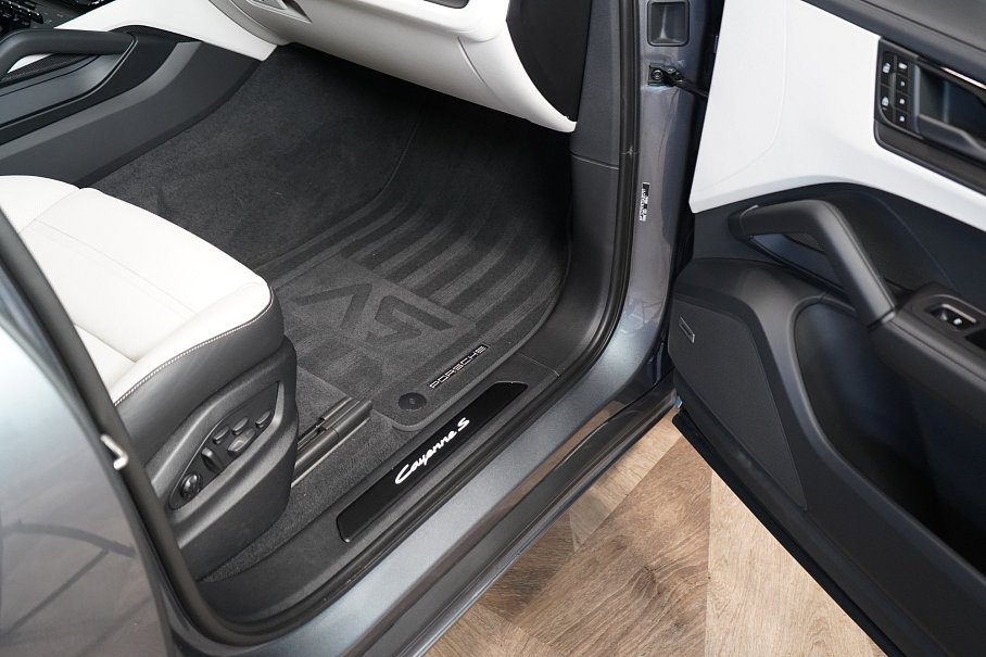 Porsche Cayenne S E-Hybrid Black Edition