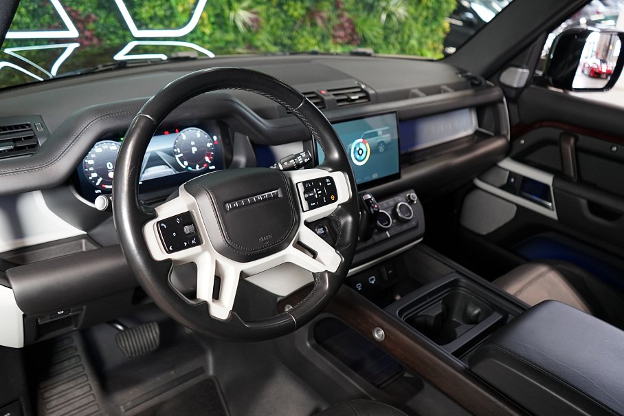 Land Rover Defender D300 130 First Edition