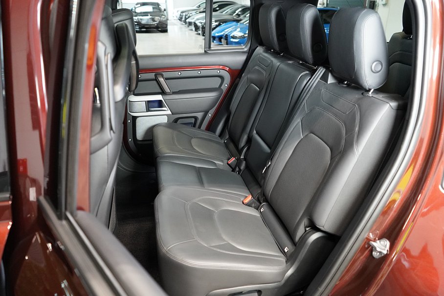 Land Rover Defender D300 130 First Edition