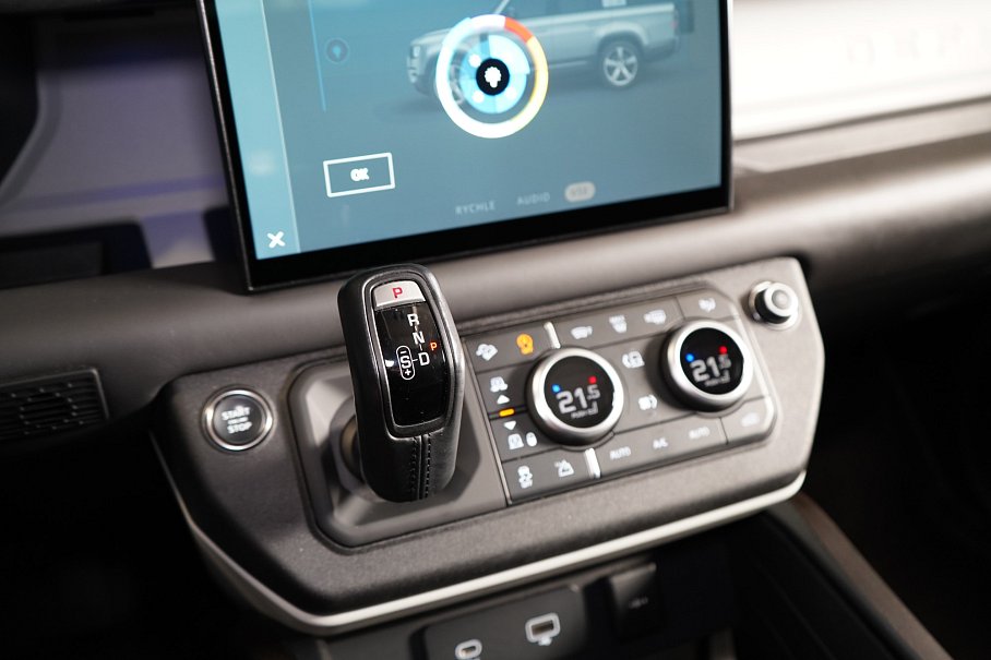 Land Rover Defender D300 130 First Edition