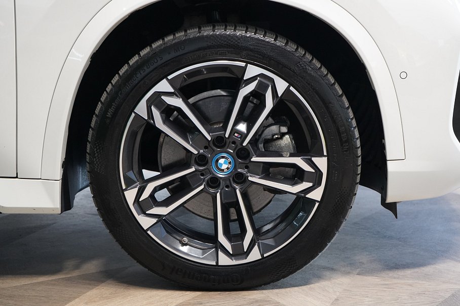 BMW IX1 xDrive 30