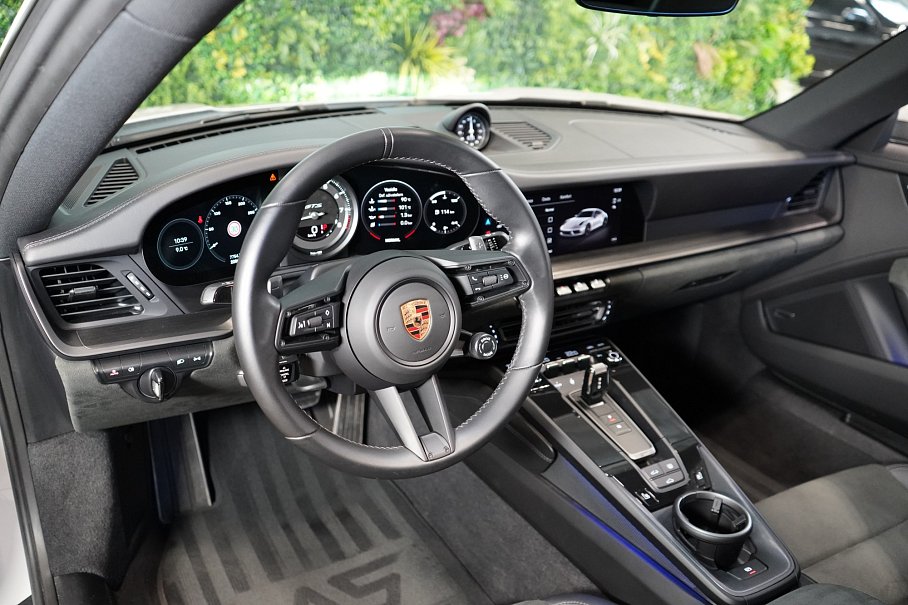 Porsche 911 992 Carrera GTS