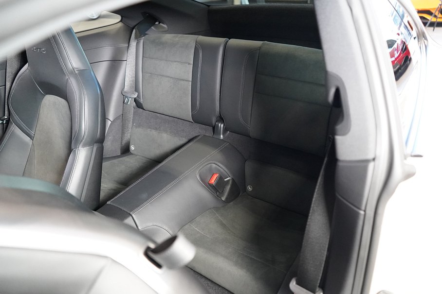 Porsche 911 992 Carrera GTS