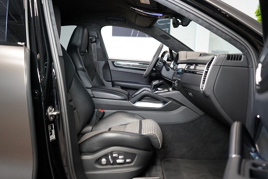 Porsche Cayenne Turbo Coupé