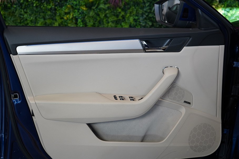 Škoda Superb 2.0 TSI Laurin & Klement