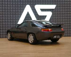 Porsche 928