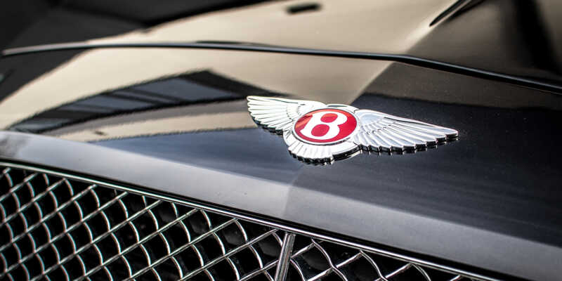 Bentley umí zdobit i rozproudit adrenalin
