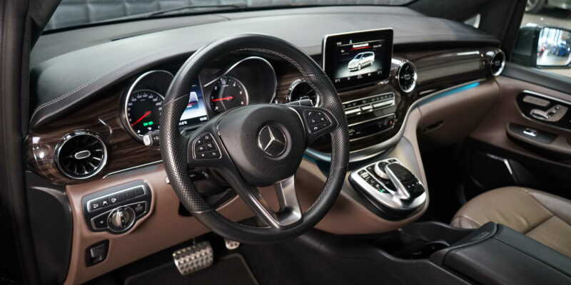 Mercedes-Benz třídy V: Moře místa, pohodlí i rychlosti