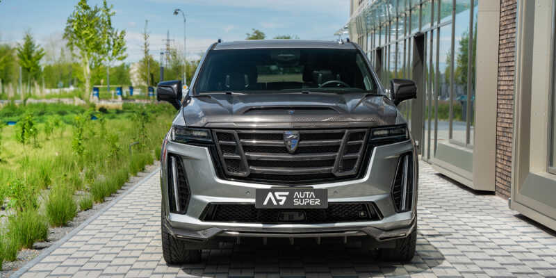 Escalade-V ESV je obří rodinné auto, výkonem překonává i Lamborghini Urus