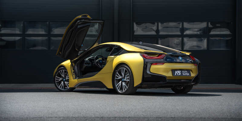 BMW i8 patří mezi nejzajímavější BMW, je unikátní každým coulem