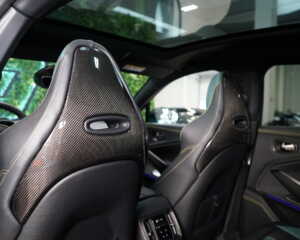 Aston Martin DBX707