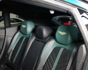 Aston Martin DBX707