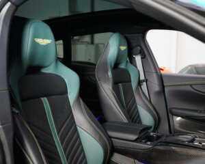 Aston Martin DBX707