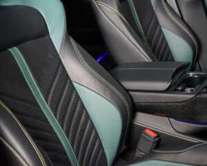 Aston Martin DBX707