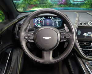 Aston Martin DBX707