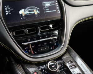 Aston Martin DBX707