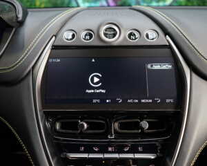 Aston Martin DBX707