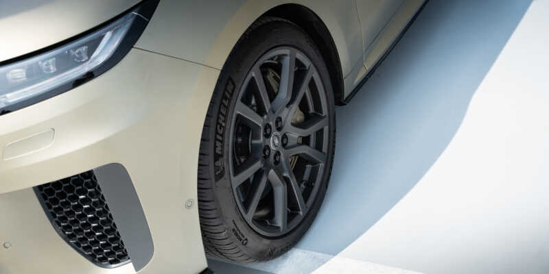 Range Rover Sport SV je králem všech superSUV