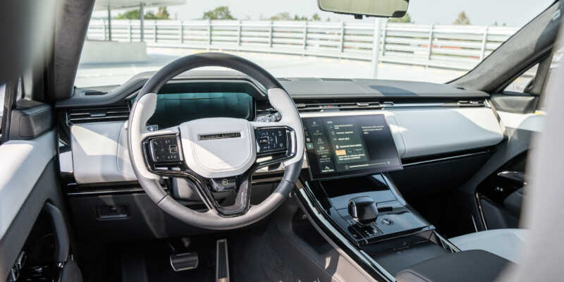 Range Rover Sport SV je králem všech superSUV