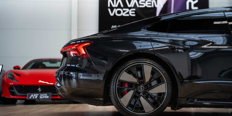 Audi e-tron GT – Výkon až 925 koní a dojezd atakující 600 km