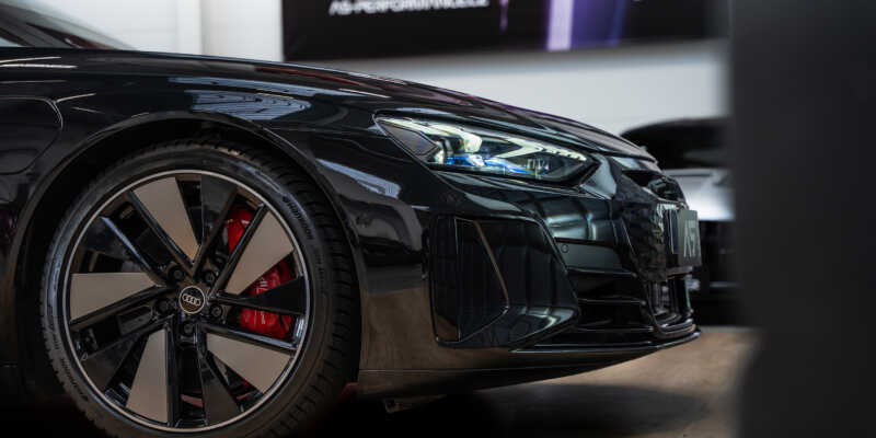 Audi e-tron GT – Výkon až 925 koní a dojezd atakující 600 km