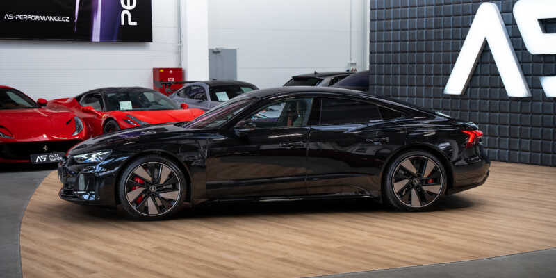 Audi e-tron GT – Výkon až 925 koní a dojezd atakující 600 km