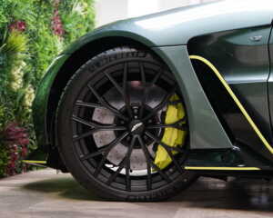 Aston Martin V12 Vantage