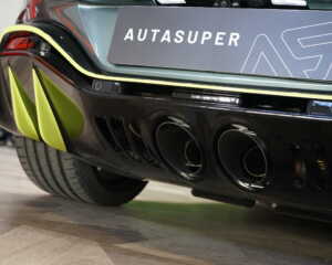 Aston Martin V12 Vantage