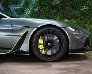 Aston Martin V12 Vantage