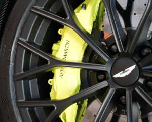 Aston Martin V12 Vantage