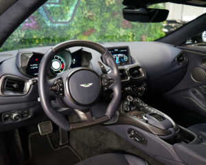 Aston Martin V12 Vantage