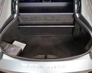 Aston Martin V12 Vantage