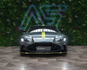 Aston Martin V12 Vantage